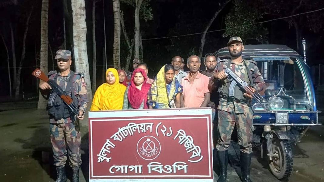 শার্শার গোগা সীমান্তে অবৈধ অনুপ্রবেশকালে পাচারকারীসহ আটক ৮